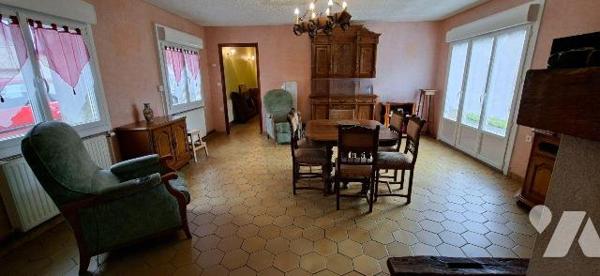 Maison à vendre à COUVRON ET AUMENCOURT, commune de 926 habitants située à 15km de LAON, 32km d...