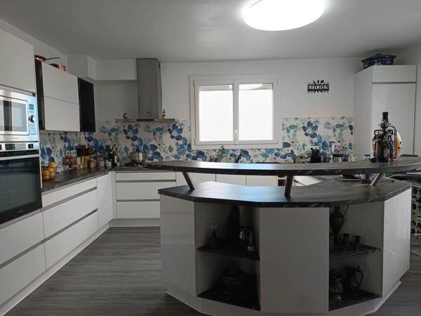 MAISON 4 CHAMBRES SUR SOUS SOL PROCHE CENTRE VILLE