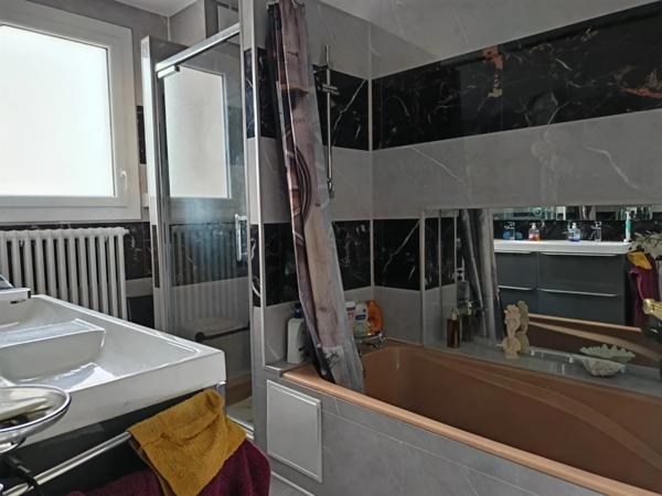 MAISON 4 CHAMBRES SUR SOUS SOL PROCHE CENTRE VILLE