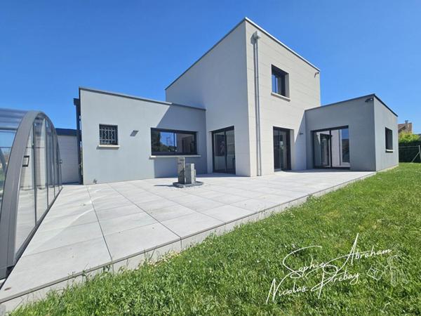 Maison contemporaine BBC , 3 chambres, garage de 48 m², jardin avec piscine