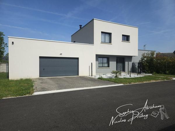 Maison contemporaine BBC , 3 chambres, garage de 48 m², jardin avec piscine