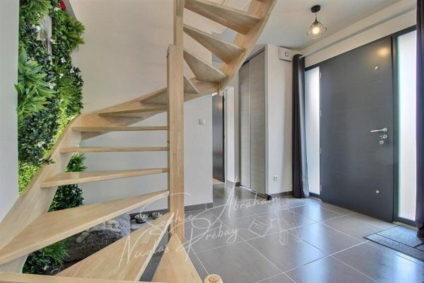 Maison contemporaine BBC , 3 chambres, garage de 48 m², jardin avec piscine
