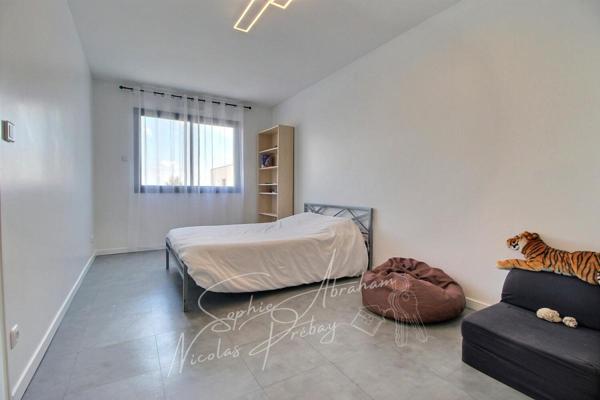 Maison contemporaine BBC , 3 chambres, garage de 48 m², jardin avec piscine