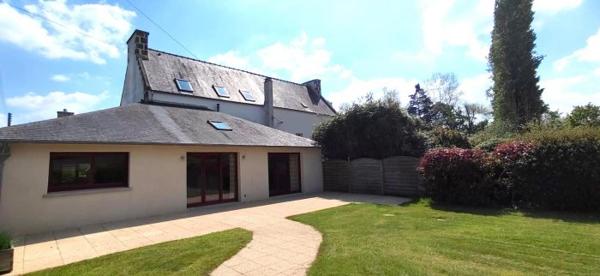 Maison maison de campagne Plouzévédé Hors centre ville 163 m²