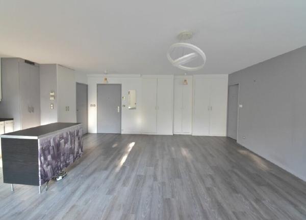 Appartement à louer    3 pièces • 91,05 m2 Lyon 3