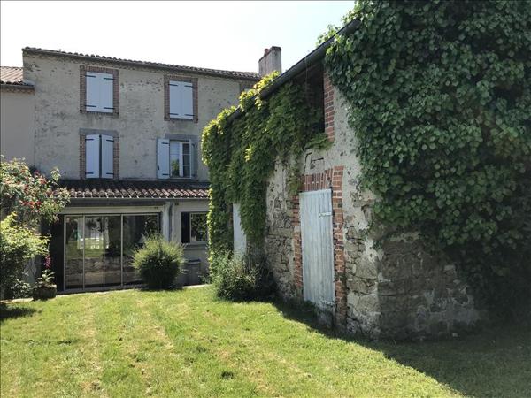 Maison à vendre |  Le Dorat |  11 pièces | 316 m²
