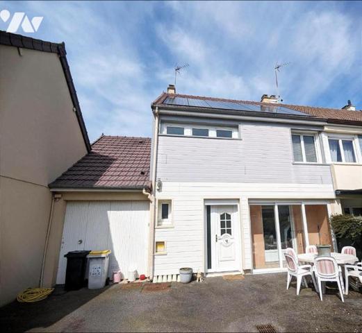 QUERQUEVILLE - PAVILLON 3 CHAMBRES ET GARAGE - VUE MER