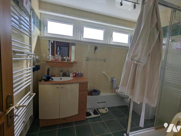 QUERQUEVILLE - PAVILLON 3 CHAMBRES ET GARAGE - VUE MER