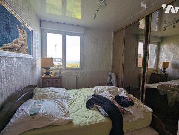 QUERQUEVILLE - PAVILLON 3 CHAMBRES ET GARAGE - VUE MER