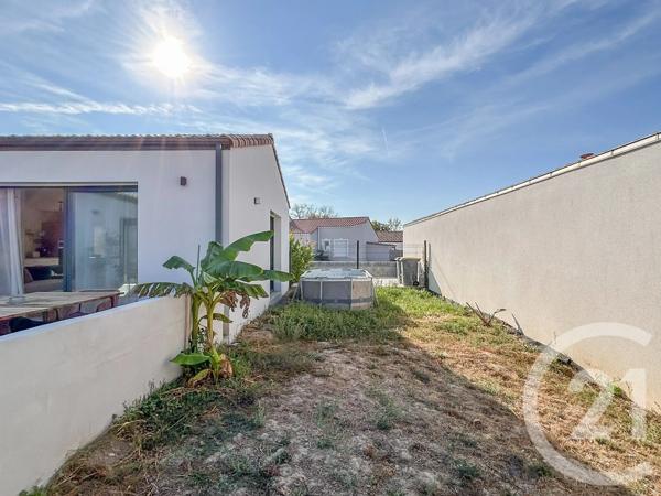 Maison à vendre  4 pièces - 120,31 m 2   ST MATHURIN  - 85