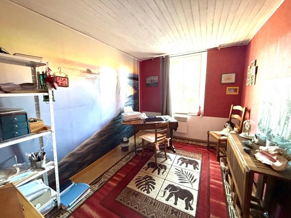 Maison à vendre 12 pièces ()