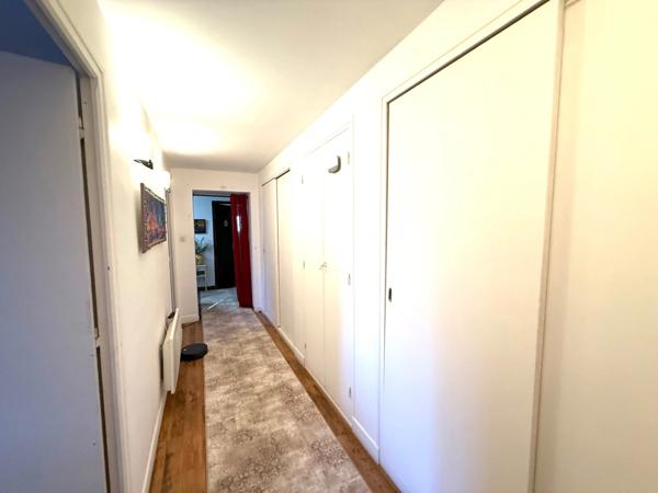 Maison à vendre 12 pièces ()