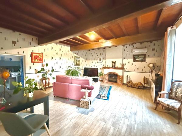 Maison à vendre 12 pièces ()