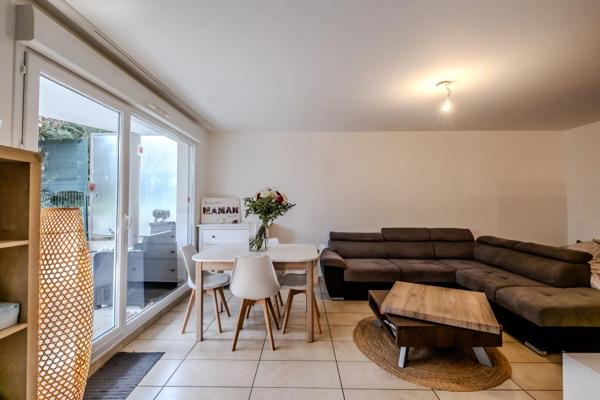 Rare ! T2 en rez-de-jardin avec superbe terrasse en bois et grand extérieur