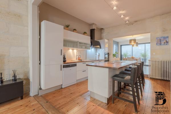 Cenon, Maison en pierre de caractère rénovée avec terrasse