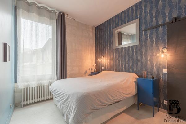 Cenon, Maison en pierre de caractère rénovée avec terrasse