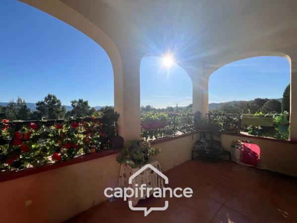 Appartement rare de 44m2 au DOMAINE DE PONT ROYAL / VUE DEGAGEE 1er ETAGE/ 3 CHAMBRES /1 SDB/1 SD'EAU/ PLACE DE PARKING