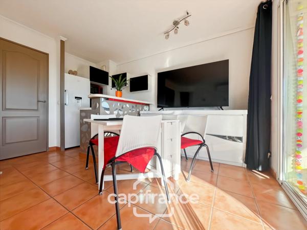 Appartement rare de 44m2 au DOMAINE DE PONT ROYAL / VUE DEGAGEE 1er ETAGE/ 3 CHAMBRES /1 SDB/1 SD'EAU/ PLACE DE PARKING