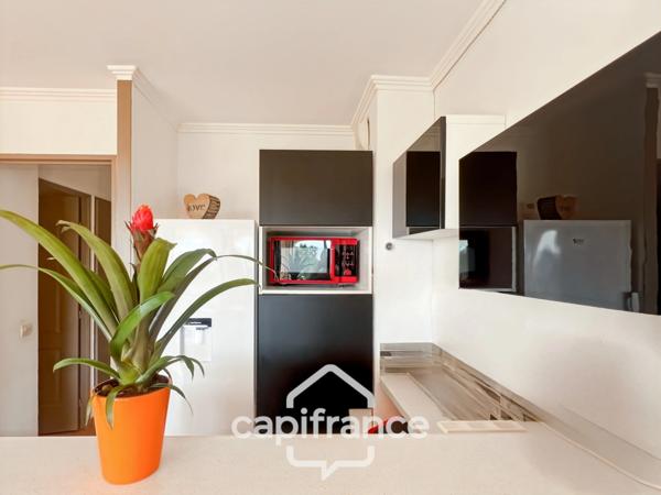 Appartement rare de 44m2 au DOMAINE DE PONT ROYAL / VUE DEGAGEE 1er ETAGE/ 3 CHAMBRES /1 SDB/1 SD'EAU/ PLACE DE PARKING