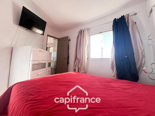 Appartement rare de 44m2 au DOMAINE DE PONT ROYAL / VUE DEGAGEE 1er ETAGE/ 3 CHAMBRES /1 SDB/1 SD'EAU/ PLACE DE PARKING