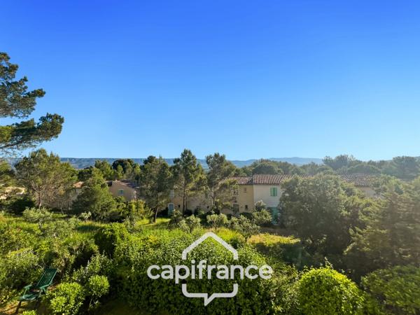 Appartement rare de 44m2 au DOMAINE DE PONT ROYAL / VUE DEGAGEE 1er ETAGE/ 3 CHAMBRES /1 SDB/1 SD'EAU/ PLACE DE PARKING