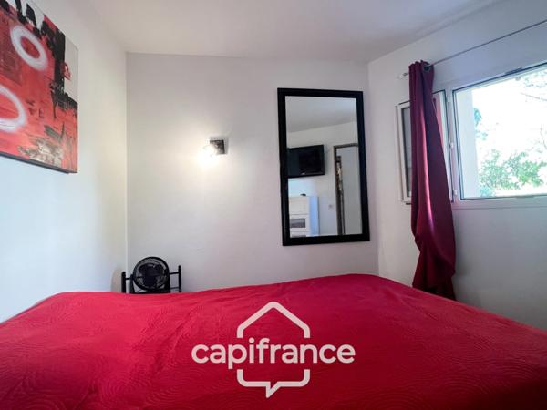 Appartement rare de 44m2 au DOMAINE DE PONT ROYAL / VUE DEGAGEE 1er ETAGE/ 3 CHAMBRES /1 SDB/1 SD'EAU/ PLACE DE PARKING