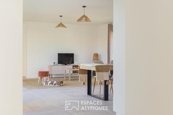 Villa neuve et lumineuse entre forêt et océan