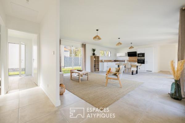 Villa neuve et lumineuse entre forêt et océan