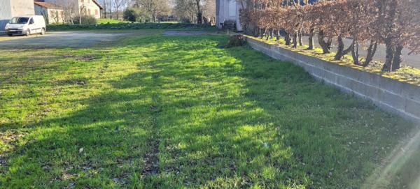 TERRAIN CONSTRUCTIBLE 725 m2