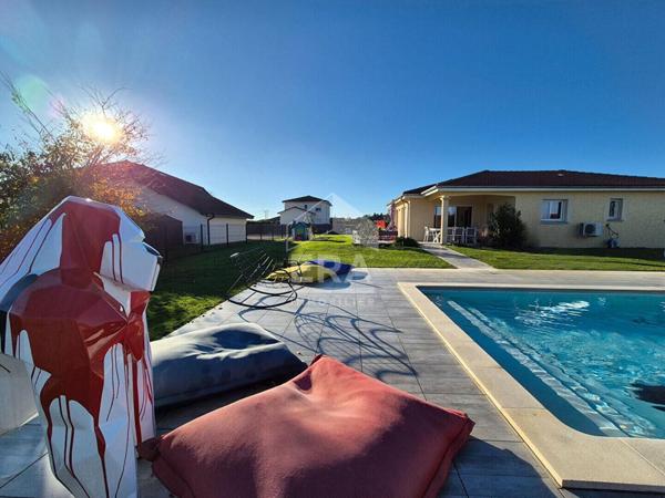 Maison de plain pied à Saint Etienne du Bois