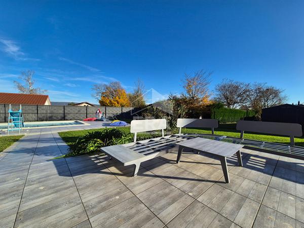 Maison de plain pied à Saint Etienne du Bois