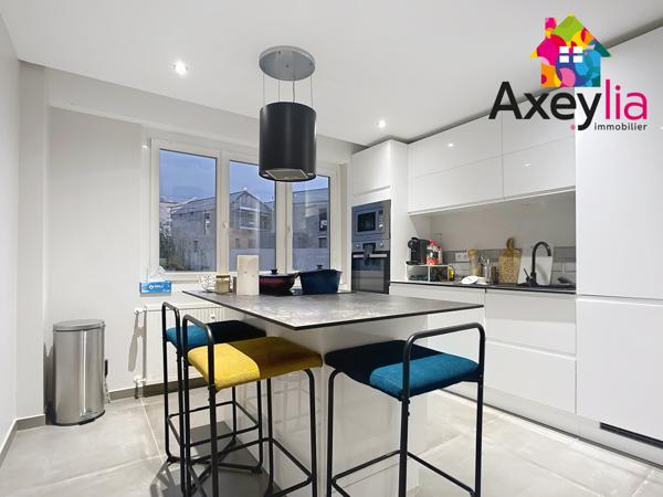 Roanne (42300) A VENDRE - HYPER CENTRE VILLE - APPARTEMENT T5 ENTIÈREMENT RÉNOVÉ AVEC GARAGE ET CAVE