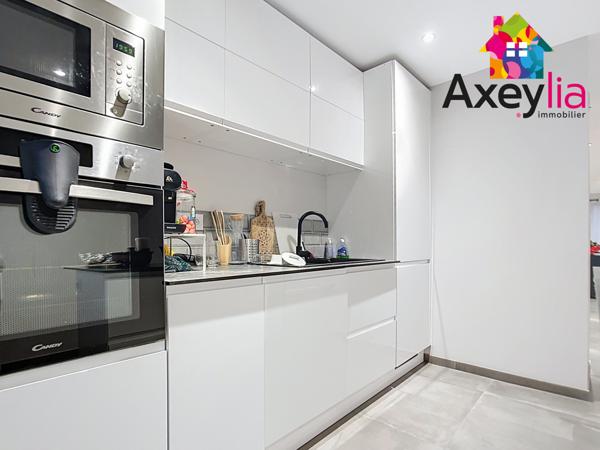 Roanne (42300) A VENDRE - HYPER CENTRE VILLE - APPARTEMENT T5 ENTIÈREMENT RÉNOVÉ AVEC GARAGE ET CAVE