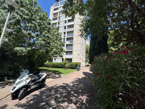 A saisir !! Parking / box à Marseille