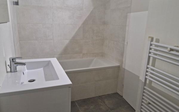 Appartement à vendre    2 pièces • 42,06 m2 Miribel