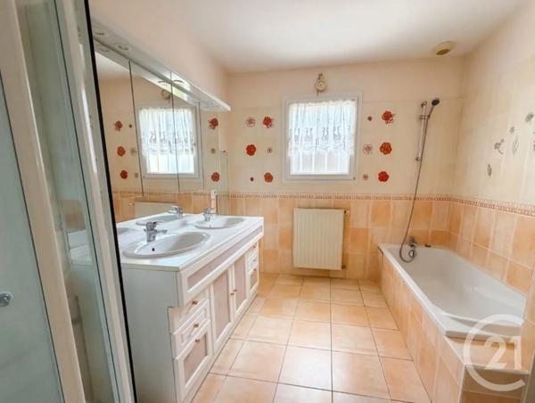 Maison à vendre  4 pièces - 136 m 2   PORNIC  - 44