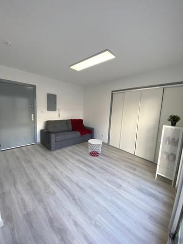 Appartement à louer    1 pièce •  Salon-de-Provence