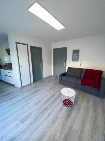 Appartement à louer    1 pièce •  Salon-de-Provence