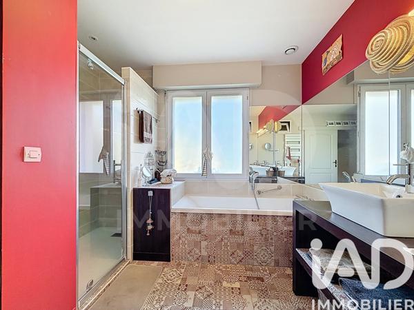 Maison à vendre 6 pièces 193 m² L'Houmeau