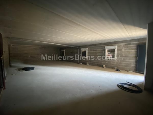 Custines, Entrepôt de 80M2