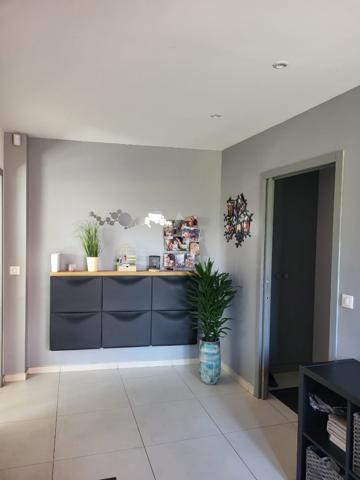 Charmante Maison de Semi Plain-Pied Rénovée avec Jardin Paisible