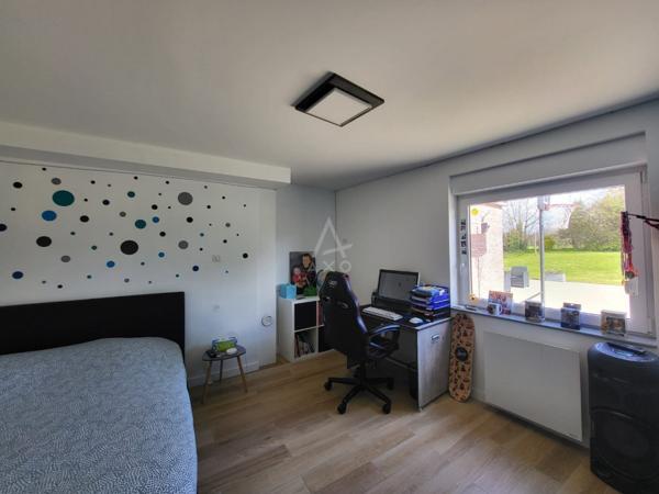 Charmante Maison de Semi Plain-Pied Rénovée avec Jardin Paisible