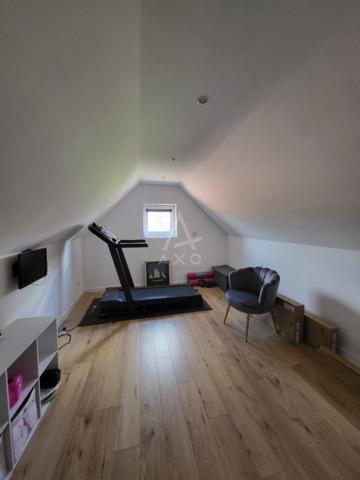 Charmante Maison de Semi Plain-Pied Rénovée avec Jardin Paisible