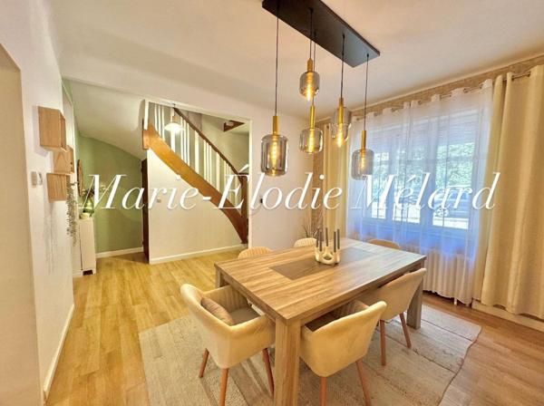 Maison Familiale Spacieuse à Réhon – 200 m², 6 Chambres, Jardin, 2 Garages