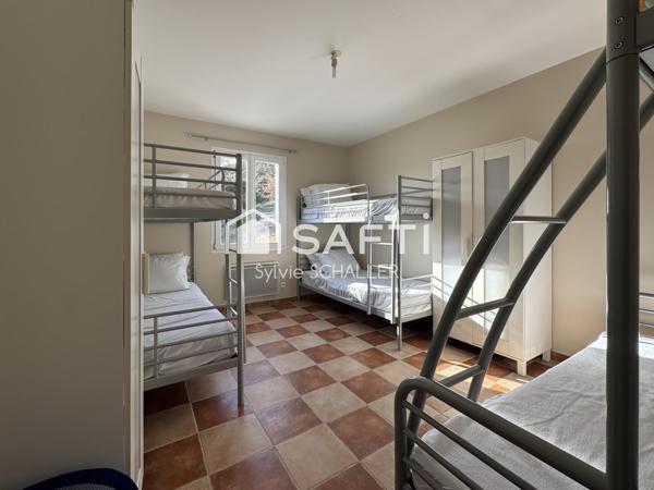 MAGNIFIQUE VILLA 6 PIECES AVEC UNE TRES JOLIE VUE, PISCINE ET GARAGE