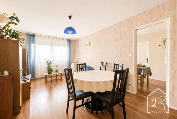 Appartement 5 pièces 101,5 m² habitables avec loggia et cave