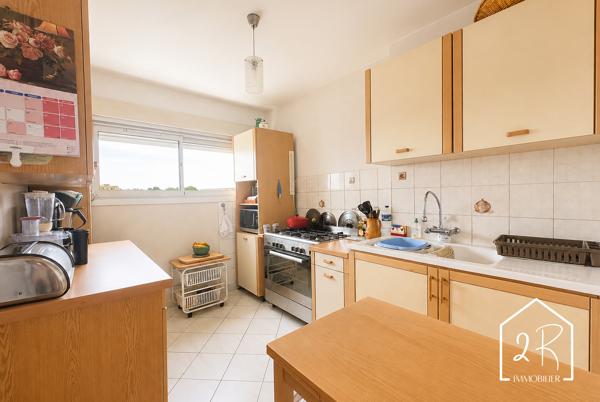 Appartement 5 pièces 101,5 m² habitables avec loggia et cave