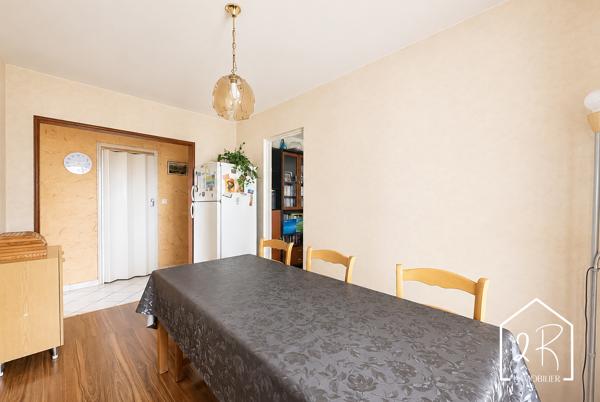 Appartement 5 pièces 101,5 m² habitables avec loggia et cave
