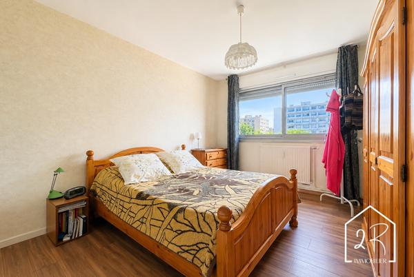 Appartement 5 pièces 101,5 m² habitables avec loggia et cave