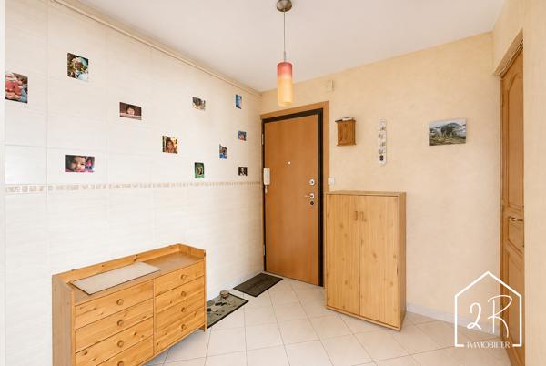 Appartement 5 pièces 101,5 m² habitables avec loggia et cave